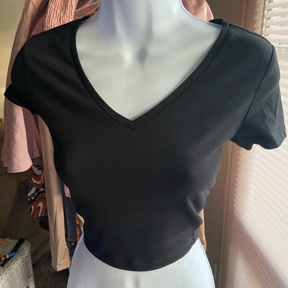 Black cotton crop top - Picture 2 of 3